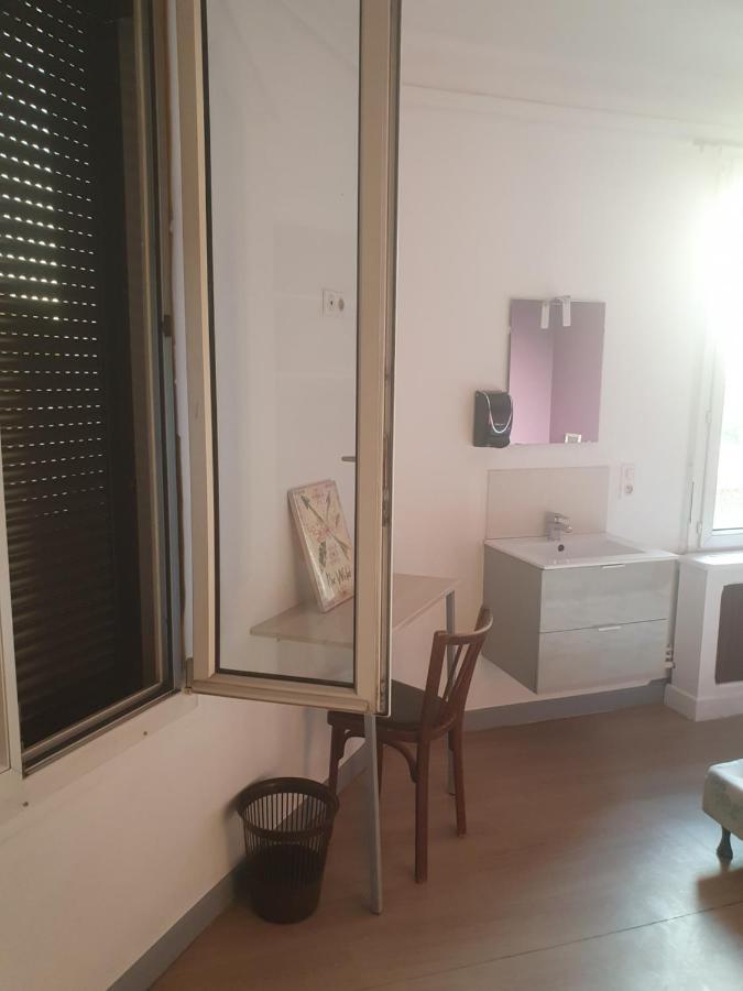 Hotel Aux Bons Amis Ρενς Εξωτερικό φωτογραφία